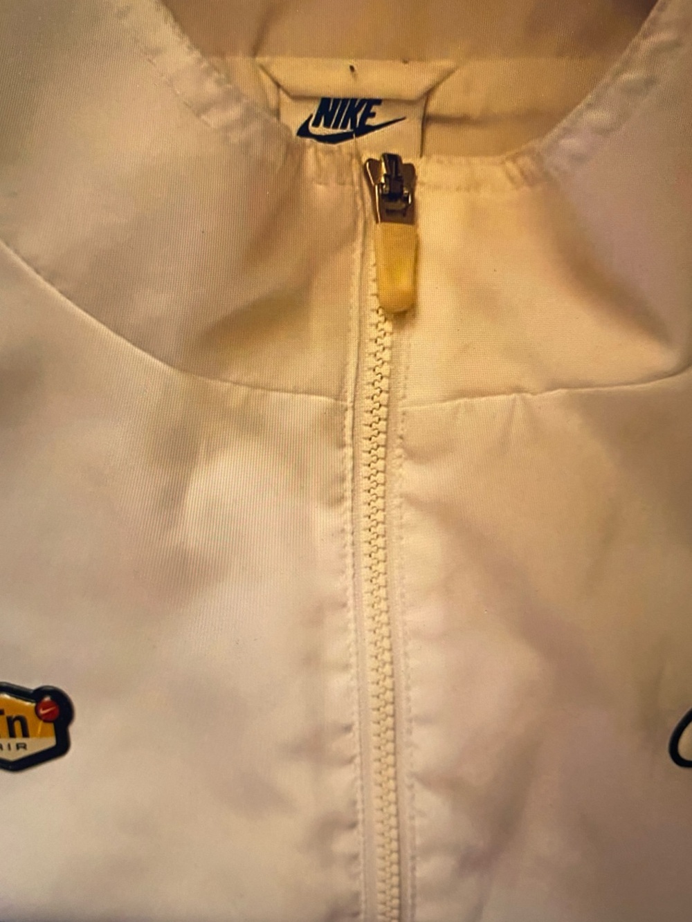 Nike White Kids Puffer Jacket with Subtle Swoosh